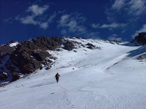 Montée à l'Acamani Sur