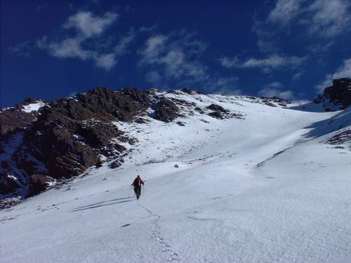 Montée à l'Acamani Sur