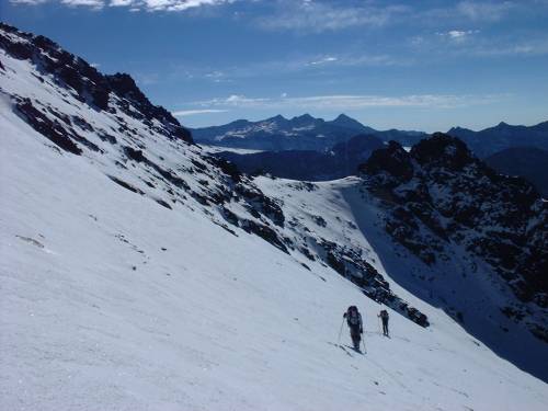 Montée à l'Acamani Sur