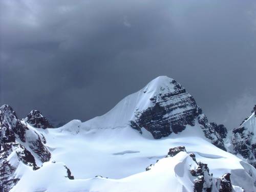 Alpamayo vu de la Piramide