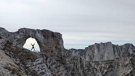 Mont Aiguille : belle arche à la descente!