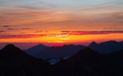 À l'heure où la montagne s'embrase