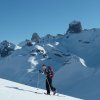 Montée au Mont Coin sur fond de Pierra Menta