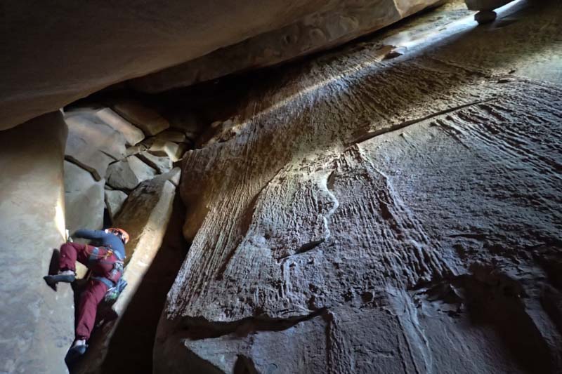 Terrain d'aventure dans la grotte